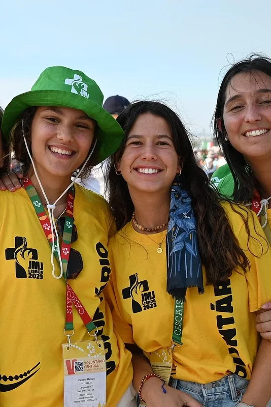 Jóvenes peregrinas voluntarias en una Jornada Mundial de la Juventud